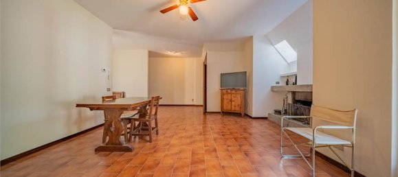 2 bedrooms Penthouse in Chiavenna, Italy No. 297178 9