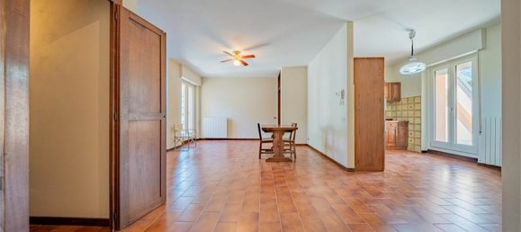 2 bedrooms Penthouse in Chiavenna, Italy No. 297178 4