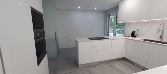 3 غرف نوم منزل ذو طابقين في Cascais, Portugal رقم 133127 20