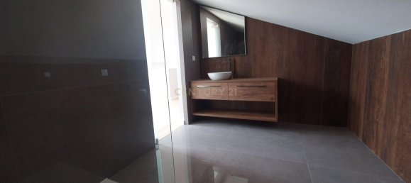 3 غرف نوم منزل ذو طابقين في Cascais, Portugal رقم 133127 16