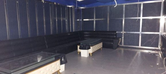 204m² Commercial property in Castel Maggiore, Italy No. 375079 6