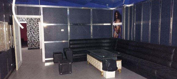 204m² Commercial property in Castel Maggiore, Italy No. 375079 4