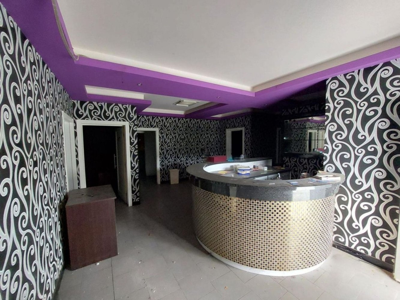 204m² Commercial property in Castel Maggiore, Italy No. 375079