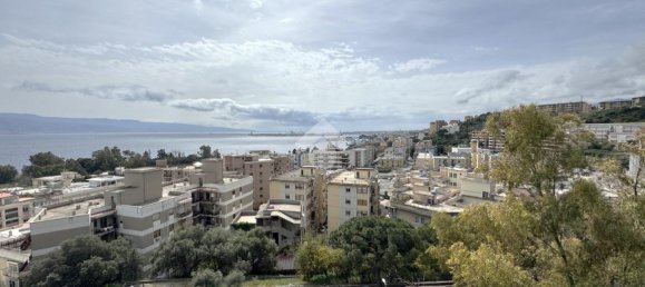 6 rooms Apartment in Messina, Italy No. 9187 89