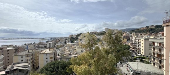 6 rooms Apartment in Messina, Italy No. 9187 98