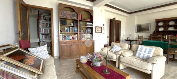 6 rooms Apartment in Messina, Italy No. 9187 15