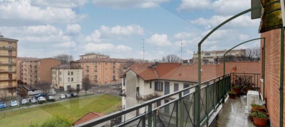3 rooms Penthouse in Monza, Italy No. 32881 5
