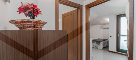 3 rooms Penthouse in Monza, Italy No. 32881 40