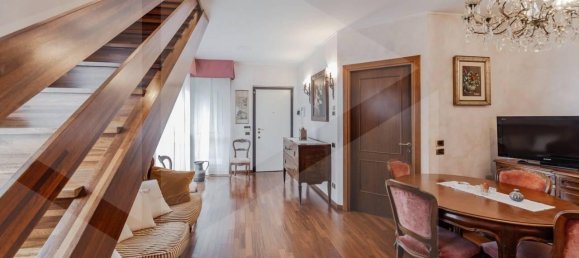 3 rooms Penthouse in Monza, Italy No. 32881 27
