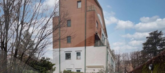 3 rooms Penthouse in Monza, Italy No. 32881 6