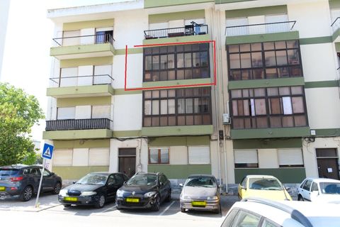 Apartamento de 2 dormitorios en Barreiro, Portugal No. 281137