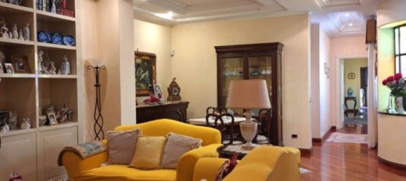 Edificio en Frattamaggiore, Italy 366 m² No. 315827 3