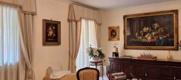 Edificio en Frattamaggiore, Italy 366 m² No. 315827 2