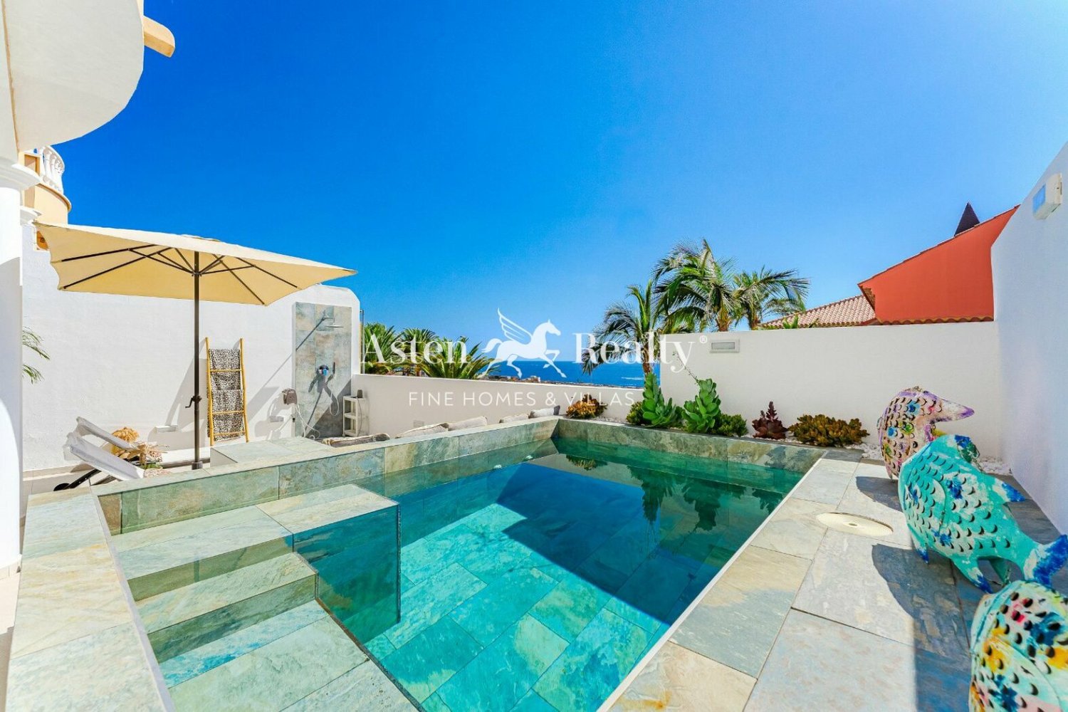 3 Schlafzimmer Villa in Adeje, Spain, Nr. 230960