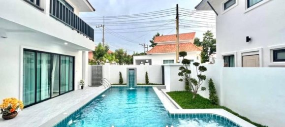 5 bedrooms Villa in Pattaya, Thailand No. 16285 2