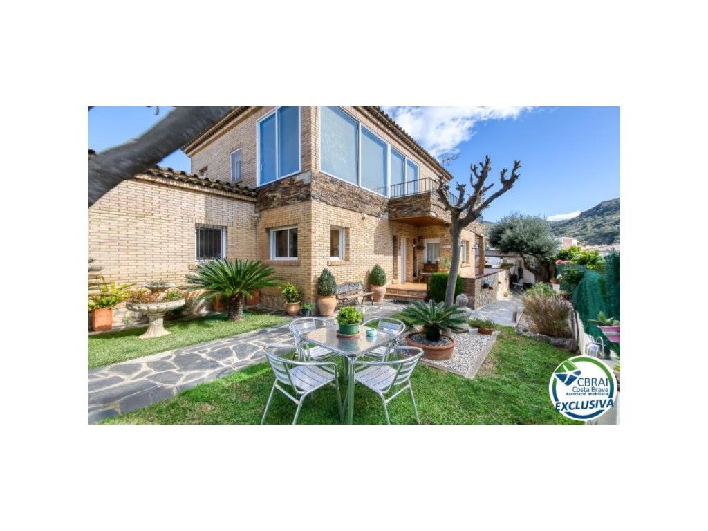 4 bedrooms House in Roses, Spain No. 196245