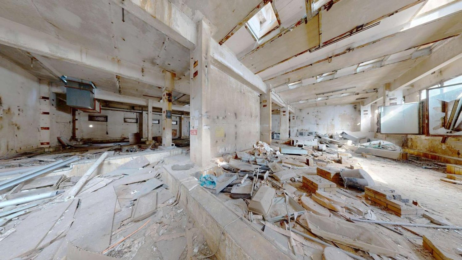  عقار تجاري في Salzlandkreis, Germany 1602متر مربع رقم 330718