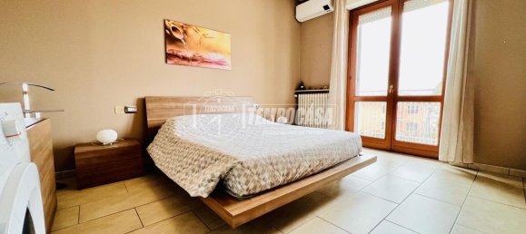 3-salle Appartement à Lonate Pozzolo, Italy No. 155466 8