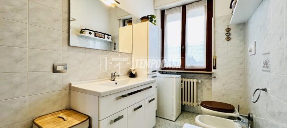 3-salle Appartement à Lonate Pozzolo, Italy No. 155466 11