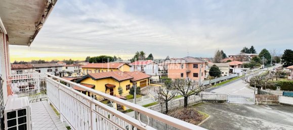 3-salle Appartement à Lonate Pozzolo, Italy No. 155466 20