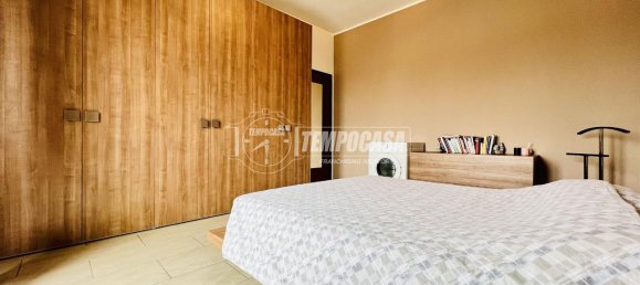 3-salle Appartement à Lonate Pozzolo, Italy No. 155466 10