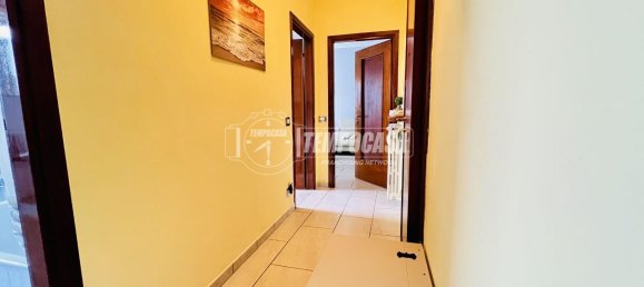 3-salle Appartement à Lonate Pozzolo, Italy No. 155466 15