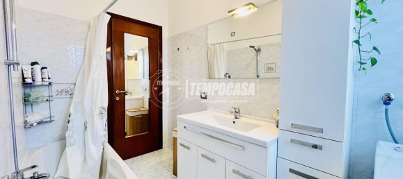 3-salle Appartement à Lonate Pozzolo, Italy No. 155466 14