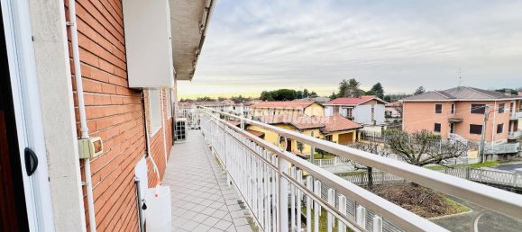 3-salle Appartement à Lonate Pozzolo, Italy No. 155466 19