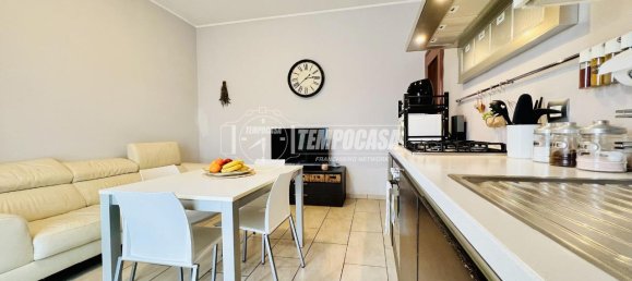 3-salle Appartement à Lonate Pozzolo, Italy No. 155466 4