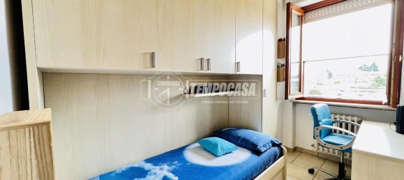 3-salle Appartement à Lonate Pozzolo, Italy No. 155466 16