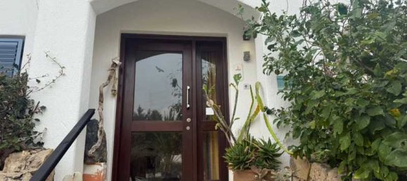 5 bedrooms Commercial property in Chloraka, Cyprus No. 18243 3