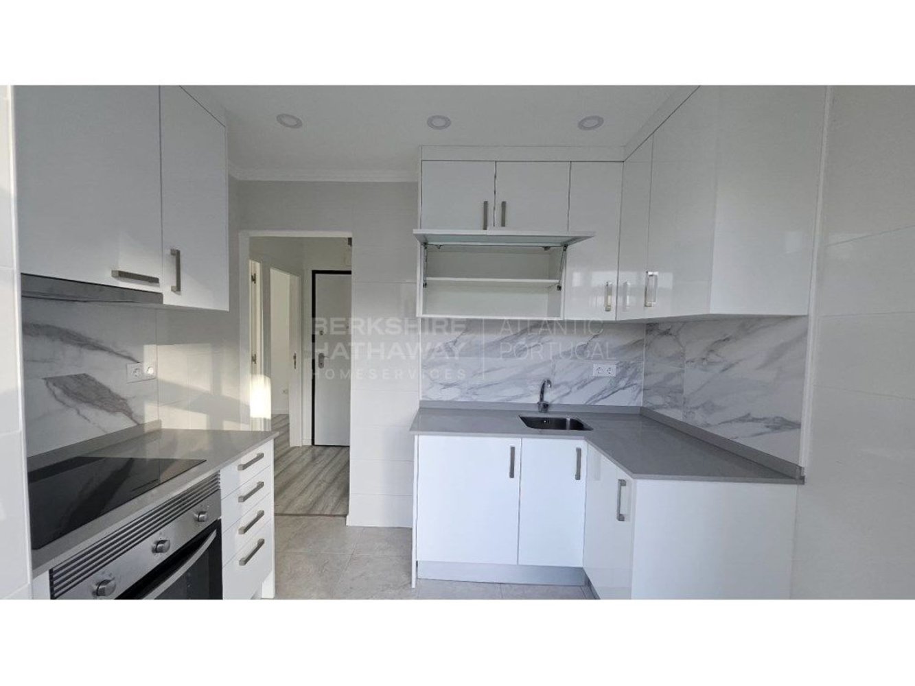 Studio in Lisbon, Portugal No. 153035