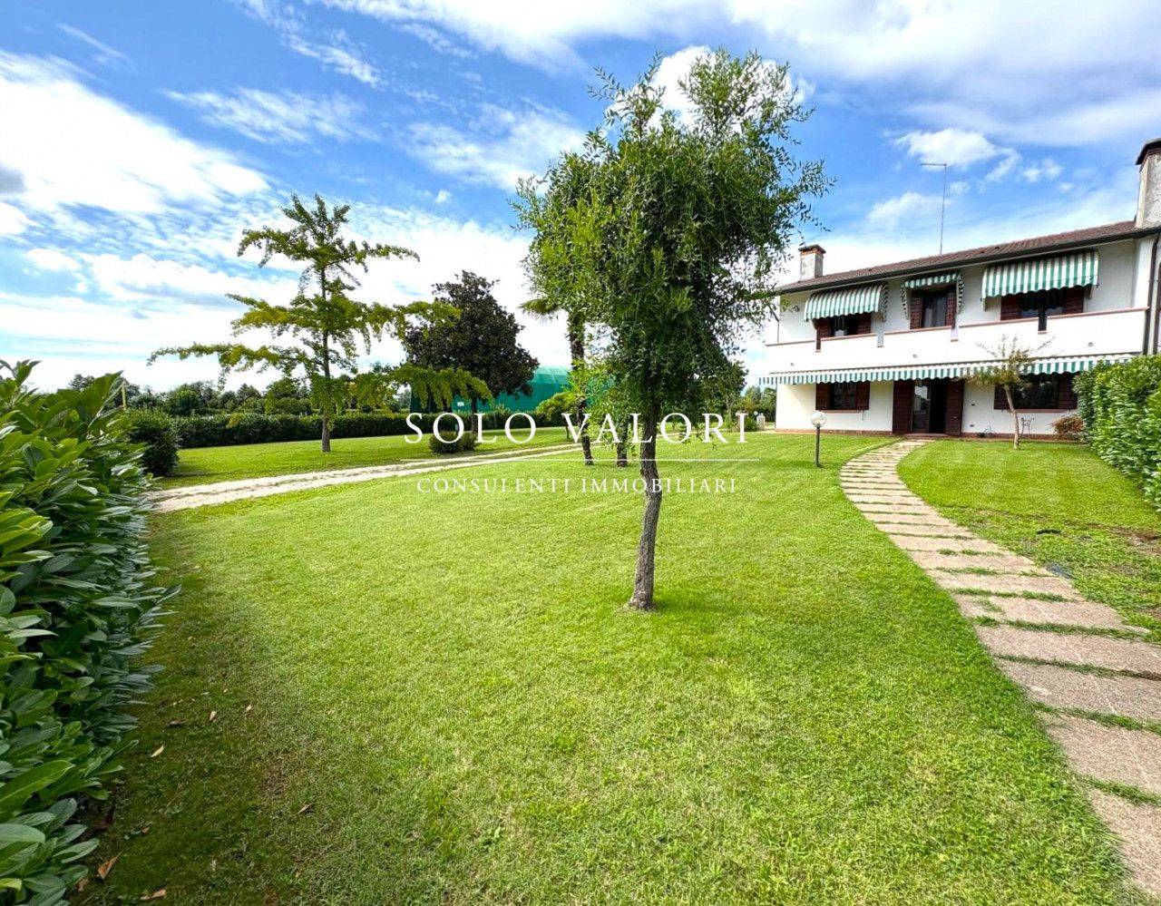 4 Schlafzimmer Villa in Castelfranco Veneto, Italy, Nr. 301624