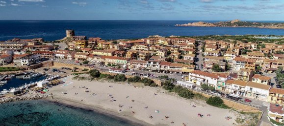 Casa de 3 habitaciónes en Trinità d'Agultu e Vignola, Italy No. 107241 39