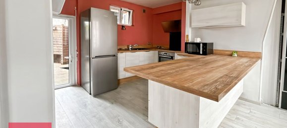 4 bedrooms House in Bernay, France No. 358240 2