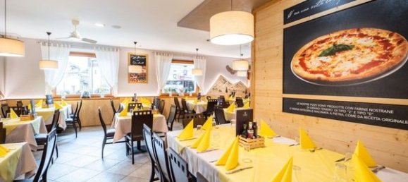 Коммерческая недвижимость 170м² в Ливиньо, Италия № 187196 26