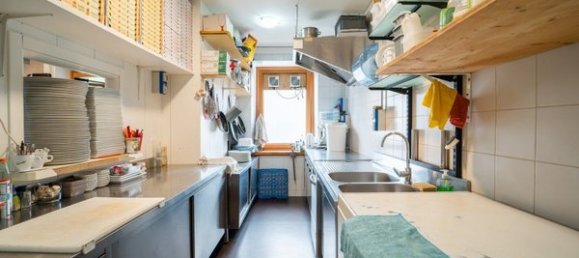 Коммерческая недвижимость 170м² в Ливиньо, Италия № 187196 18