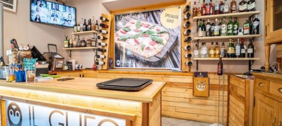 Коммерческая недвижимость 170м² в Ливиньо, Италия № 187196 9