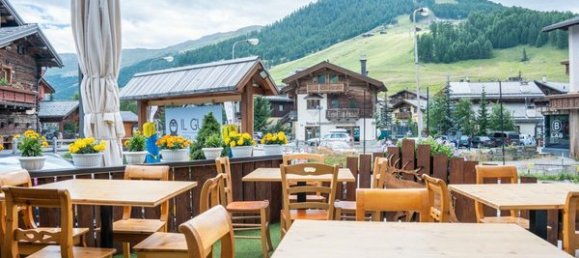 Коммерческая недвижимость 170м² в Ливиньо, Италия № 187196 12