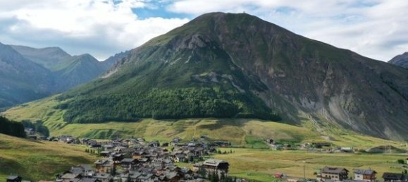 Коммерческая недвижимость 170м² в Ливиньо, Италия № 187196 32