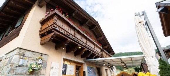 Коммерческая недвижимость 170м² в Ливиньо, Италия № 187196 5