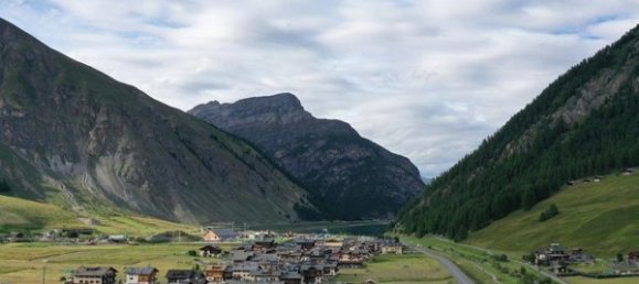 Коммерческая недвижимость 170м² в Ливиньо, Италия № 187196 30