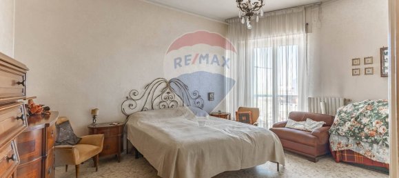 Apartamento de 4 dormitorios en Bari, Italy No. 344145 18