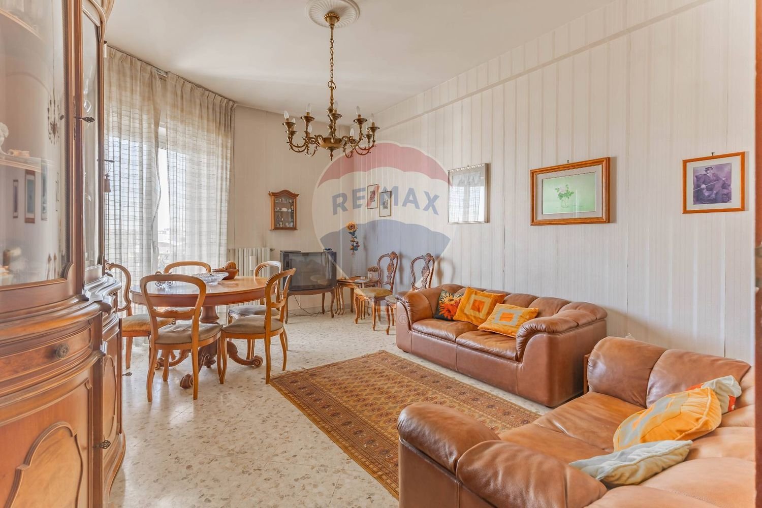 Apartamento de 4 dormitorios en Bari, Italy No. 344145