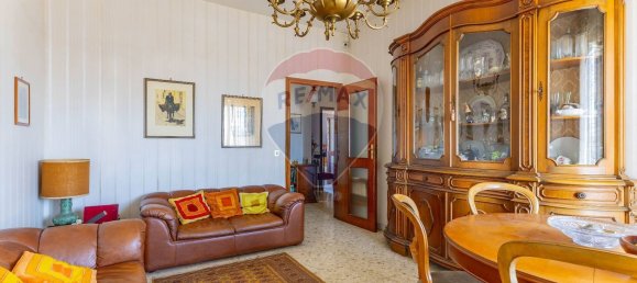 Apartamento de 4 dormitorios en Bari, Italy No. 344145 2