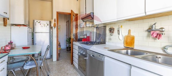 Apartamento de 4 dormitorios en Bari, Italy No. 344145 11