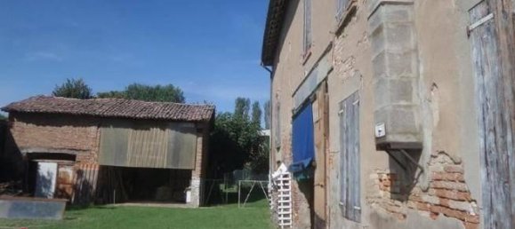 Casa de 12 habitaciónes en Soliera, Italy No. 19539 3