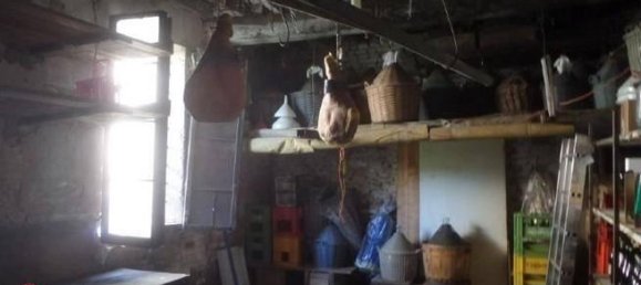 Casa de 12 habitaciónes en Soliera, Italy No. 19539 7