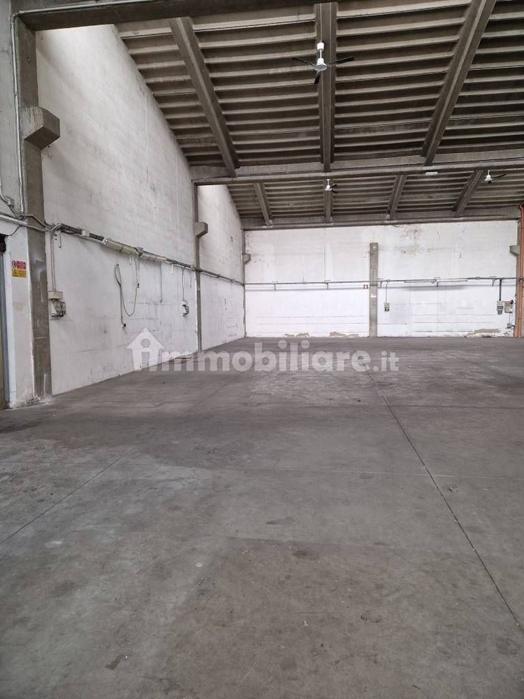 Entrepôt à Reggio Emilia, Italy 2200m² No. 71620