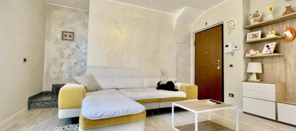 3غرفة شقة في Seregno, Italy رقم 23936 9